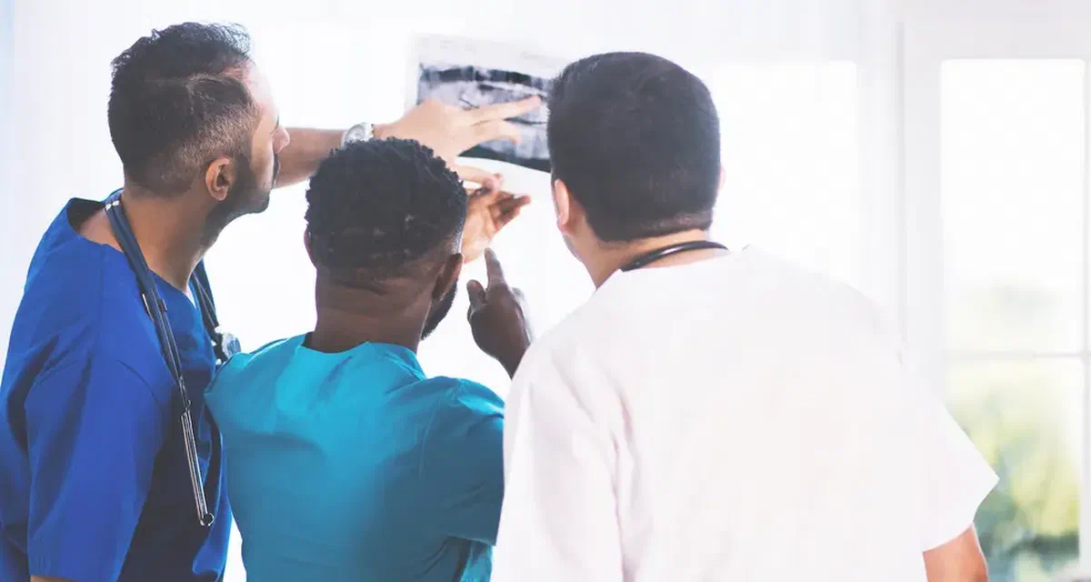 A partnership of Machine Learning and AI with healthcare professionals